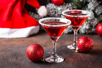 Foto op Plexiglas Christmas festive cocktail red martini © Yulia Furman