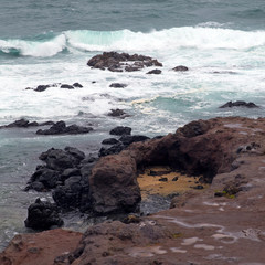 Big waves on Maui north coast