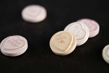 Valentinstag, Bonbon mit Liebesnachricht