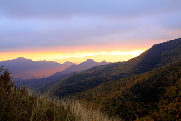 Fototapeta na wymiar Mountain scenery in the morning