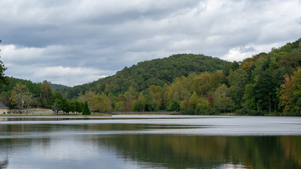 Fototapeta na wymiar Cloudy Lake Landscape