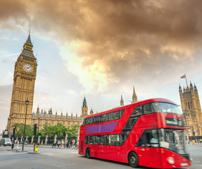 Fototapeta na wymiar Red Bud speeding up in front of Westminster Palace, London