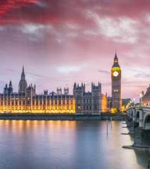 Fototapeta premium Westminster Bridge at night, London