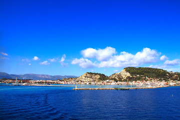Fototapeta na wymiar Panoramic view of the town and port of Zakynthos