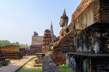Fototapeta premium buddha statue in the ancient city in Thailand