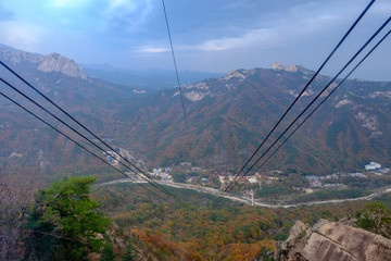 Fototapeta na wymiar cable car at the mountains