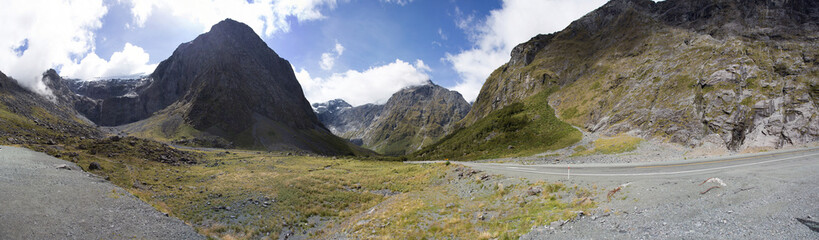 Strasse durch die Berge