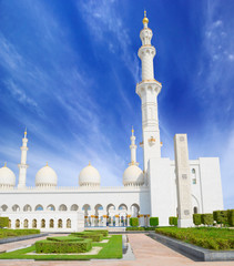 Fototapeta na wymiar Sheikh Zayed mosque in Abu Adabi
