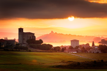 Obraz premium Amanecer nublado