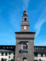 El Castillo Sforzesco es un castillo que se encuentra en el casco antiguo de Milán, Italia, y que...