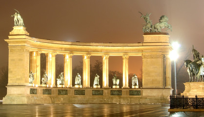 Obraz premium heroes square in Budapest