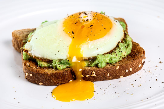 Toast With Avocado And Egg