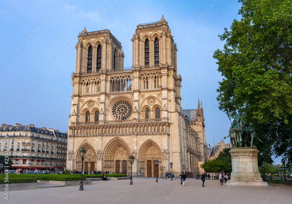 Wall mural notre dame de paris cathedral, france