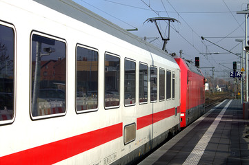 Fototapeta na wymiar Passenger train at Bünde .Germany station.