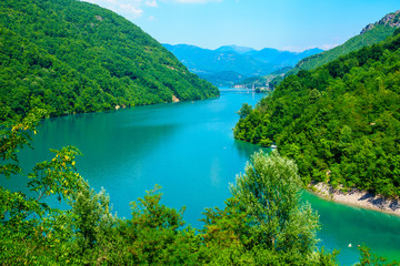 Fototapeta na wymiar Jablanicko Lake, on the Neretva River