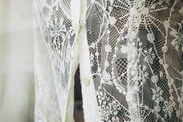 Haut de robe de mariée en dentelle