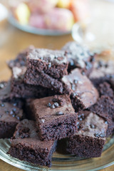 Cutting a dessert brownie