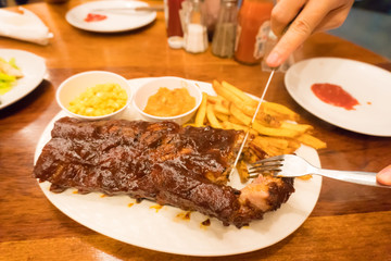 Delicious BBQ ribs with toasted bread