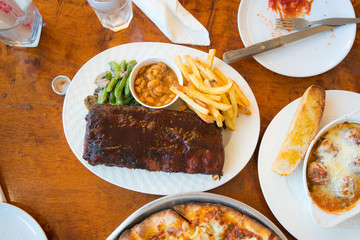 Delicious BBQ ribs with toasted bread