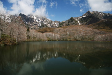 Naklejka na ściany i meble 戸隠連山と鏡池