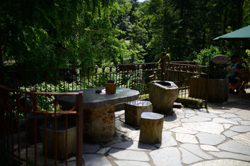 originelle Gartenmöbel im Restaurant: Urlaub in Deutschland, Bayern