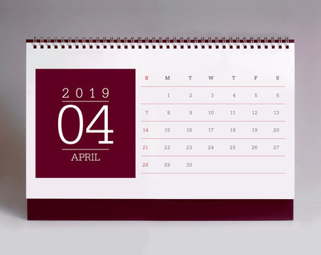 Simple desk calendar 2019 - April