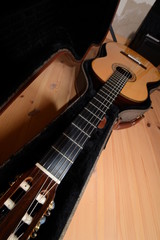 Fototapeta na wymiar Blick auf den Gitarrenhals einer Nylon Akustikgitarre