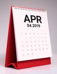 Simple desk calendar 2019 - April