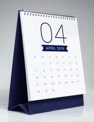 Simple desk calendar 2019 - April