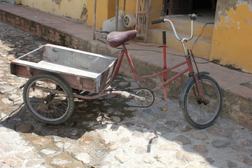 Fototapeta na wymiar Lastenfahrrad, Kuba
