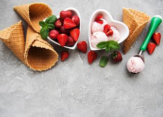 Strawberry ice cream