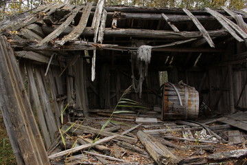 Fototapeta na wymiar Old barn
