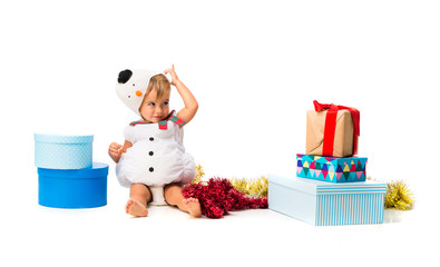 Naklejka premium Adorable little baby dressed like a snowman at Christmas parties on isolated white background