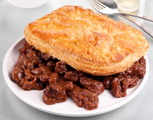 SCOTTISH STEAK PIE