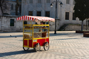Cart with simits Turkish bagels in Istanbul © Kotangens