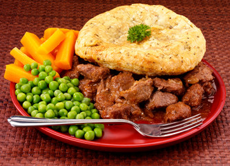 STEAK PIE DINNER