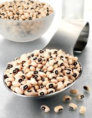 SPOONFUL OF BLACK EYED BEANS PEAS