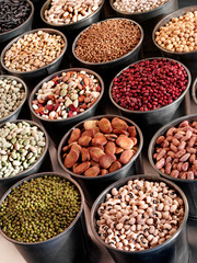 SELECTION OF BEANS AND PULSES