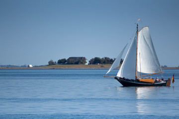 Obraz premium Segelboot auf dem Meer