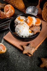 Gingerbread ice cream with tangerines