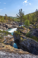 Fototapeta na wymiar Wasserfall am Ridderspranget in Norwegen