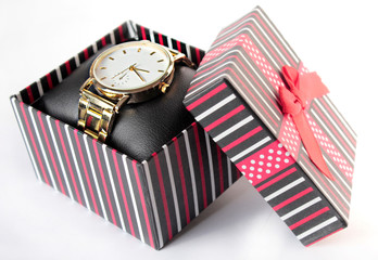 Caja de Regalo con Reloj de Pulcera