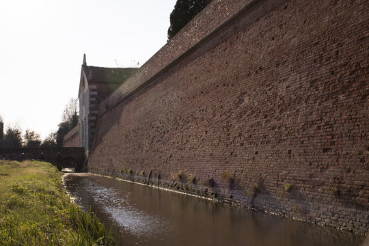 Sabbioneta , Italy , The walls of the ancient city