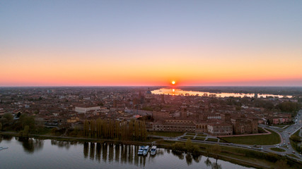 Naklejka premium mantova tramonto