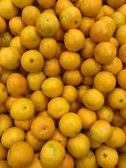 Clementin (lat. Citrus × clementina) is a hybrid of two species of plants of the genus Citrus (Citrus) of the Orange subfamily (Aurantioideae) of the Rutaceae family (Rutaceae) - Mandarin (Citrus reti