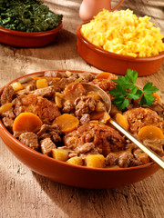 BEEF CASSEROLE WITH DUMPLINGS
