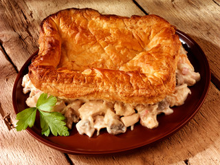 CHICKEN AND MUSHROOM PIE