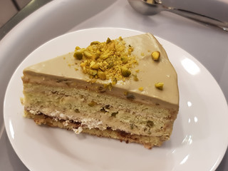 The pistachio cake with nuts