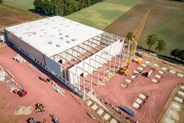 Fotobehang Industrie - moderner Hallenbau, Luftbild © Countrypixel