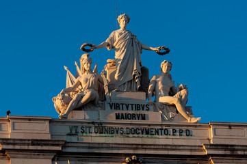 Obraz premium Detail of the Augusta Street triumphal arch in the city of Lisbon, Portugal.
